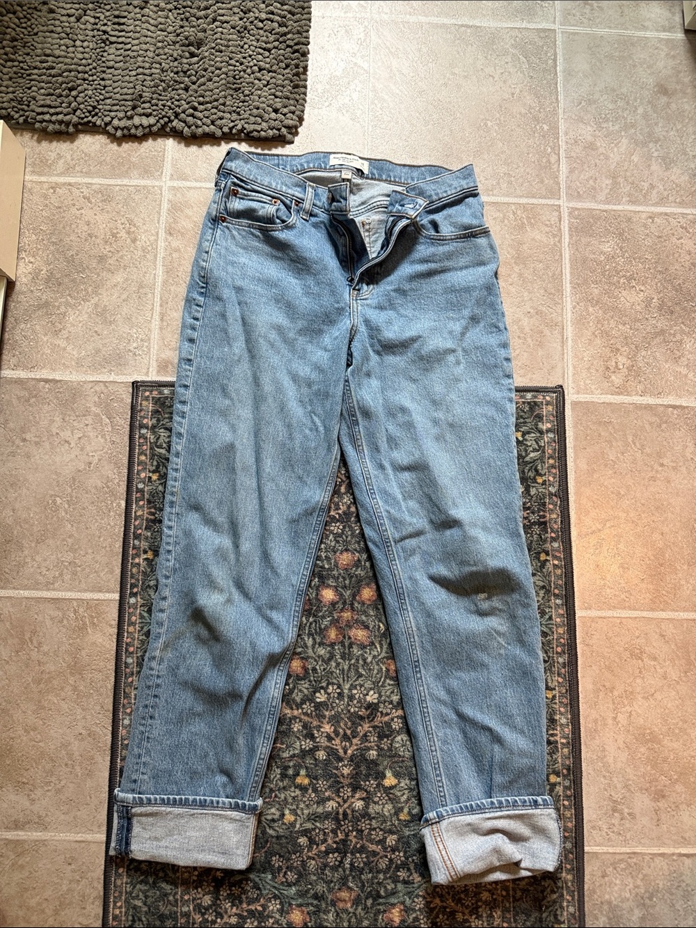 Abercrombie & Fitch 90s Straight Mid-Rise Light Blue Jeans